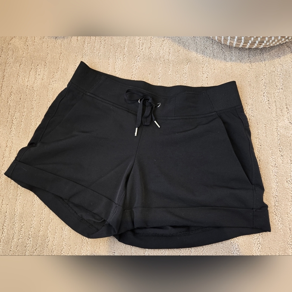 Athleta Black Midtown Cuff Travel Shorts 2 BIFL Sustainable Gorpcore Golf - Picture 2 of 6